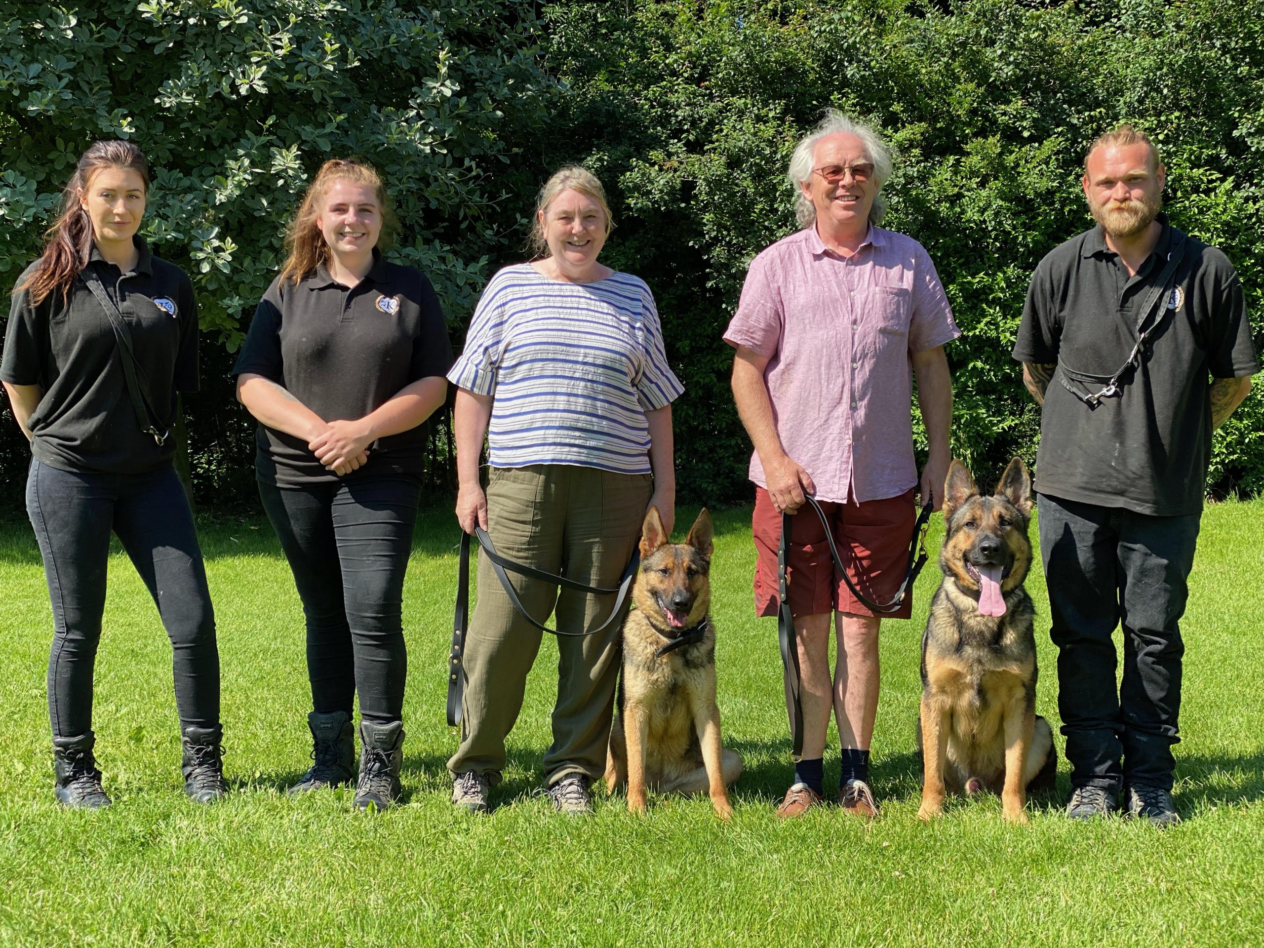 Bonding with protection dogs